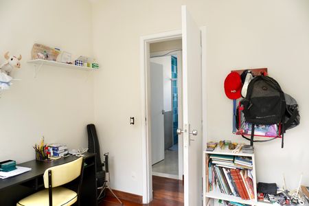 Apartamento à venda com 175m², 3 quartos e 1 vaga Apartamento à venda com 175m², 3 quartos e 1 vagaQuarto 1