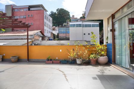 Apartamento à venda com 175m², 3 quartos e 1 vaga Apartamento à venda com 175m², 3 quartos e 1 vagaÁrea externa - cobertura