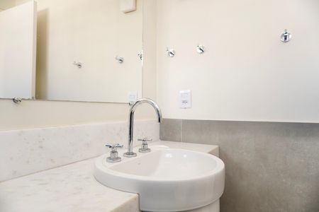 Apartamento à venda com 175m², 3 quartos e 1 vaga Apartamento à venda com 175m², 3 quartos e 1 vagaBanheiro social 2 - cobertura