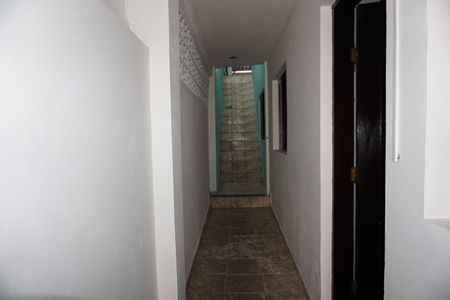 Casa para alugar com 100m², 2 quartos e 1 vagaCorredor externo
