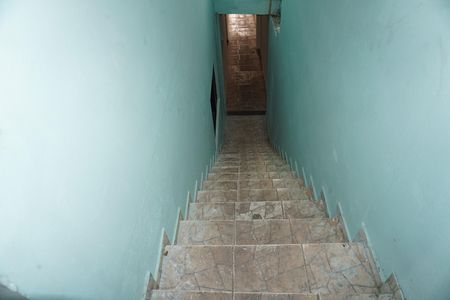 Casa para alugar com 100m², 2 quartos e 1 vagaEscada