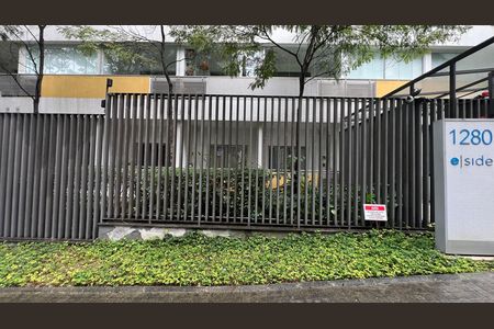 Studio à venda com 25m², 1 quarto e sem vaga Studio à venda com 25m², 1 quarto e sem vagaFachada