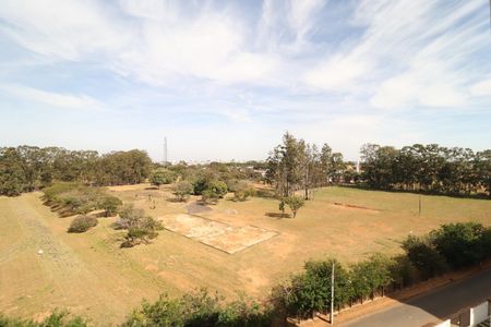 Apartamento para alugar com 70m², 2 quartos e 1 vagaSacada