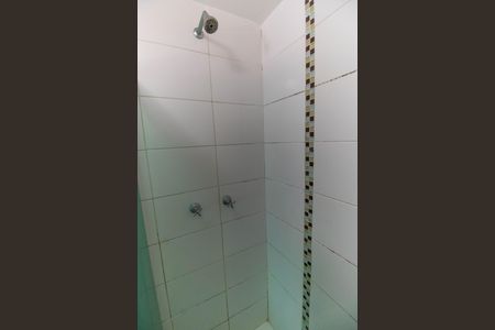 Banheiro da Suíte de apartamento para alugar com 2 quartos, 55m² em Maria Paula, São Gonçalo