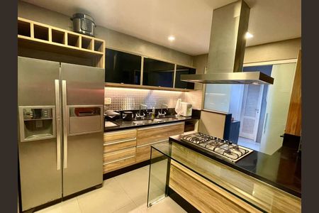 Apartamento para alugar com 533m², 5 quartos e 1 vaga