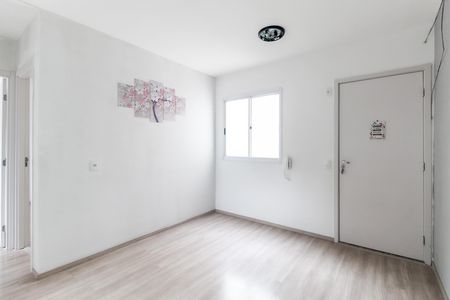 Sala de apartamento para alugar com 2 quartos, 50m² em Jardim Nélia, Ferraz de Vasconcelos