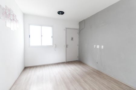 Sala de apartamento para alugar com 2 quartos, 50m² em Jardim Nélia, Ferraz de Vasconcelos