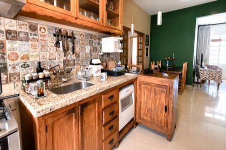 Apartamento à venda com 118m², 3 quartos e sem vaga Apartamento à venda com 118m², 3 quartos e sem vagaCozinha - Banca da Pia