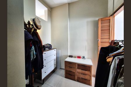 Apartamento à venda com 118m², 3 quartos e sem vaga Apartamento à venda com 118m², 3 quartos e sem vagaCloset do Quarto 2