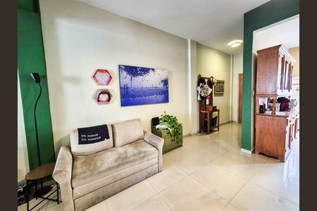 Apartamento à venda com 118m², 3 quartos e sem vaga Apartamento à venda com 118m², 3 quartos e sem vagaSala