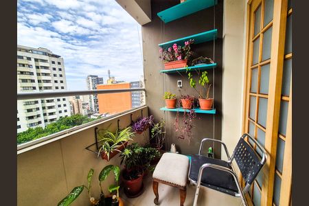 Apartamento à venda com 118m², 3 quartos e sem vaga Apartamento à venda com 118m², 3 quartos e sem vagaVaranda