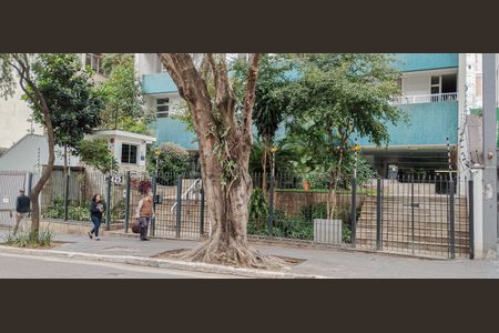 Apartamento para alugar com 108m², 2 quartos e 1 vaga Apartamento para alugar com 108m², 2 quartos e 1 vagaFachada