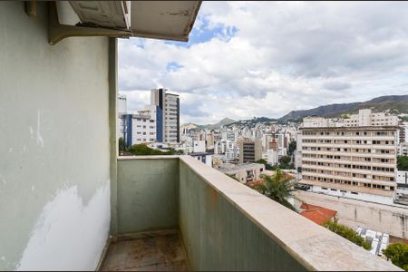 Apartamento para alugar com 200m², 4 quartos e 2 vagas Apartamento para alugar com 200m², 4 quartos e 2 vagasVaranda Suíte