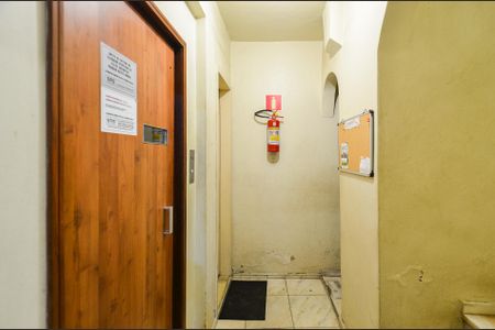 Apartamento para alugar com 200m², 4 quartos e 2 vagas Apartamento para alugar com 200m², 4 quartos e 2 vagasHall de Elevador
