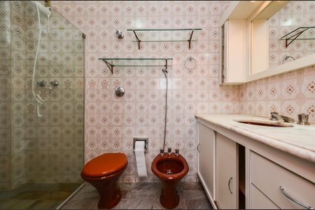 Apartamento para alugar com 200m², 4 quartos e 2 vagas Apartamento para alugar com 200m², 4 quartos e 2 vagasBanheiro Suíte