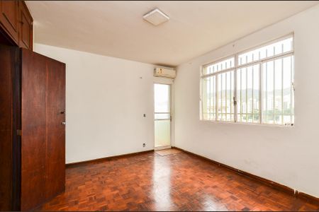 Apartamento para alugar com 200m², 4 quartos e 2 vagas Apartamento para alugar com 200m², 4 quartos e 2 vagasSuíte