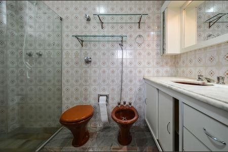 Apartamento para alugar com 200m², 4 quartos e 2 vagas Apartamento para alugar com 200m², 4 quartos e 2 vagasBanheiro Suíte