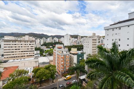 Apartamento para alugar com 200m², 4 quartos e 2 vagas Apartamento para alugar com 200m², 4 quartos e 2 vagasVista