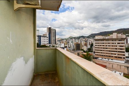 Apartamento para alugar com 200m², 4 quartos e 2 vagas Apartamento para alugar com 200m², 4 quartos e 2 vagasVaranda Suíte