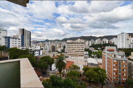 Apartamento para alugar com 200m², 4 quartos e 2 vagas Apartamento para alugar com 200m², 4 quartos e 2 vagasVista