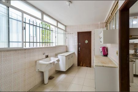 Apartamento para alugar com 200m², 4 quartos e 2 vagas Apartamento para alugar com 200m², 4 quartos e 2 vagasÁrea de Serviço