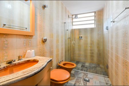 Apartamento para alugar com 200m², 4 quartos e 2 vagas Apartamento para alugar com 200m², 4 quartos e 2 vagasBanheiro Social