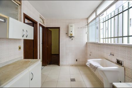 Apartamento para alugar com 200m², 4 quartos e 2 vagas Apartamento para alugar com 200m², 4 quartos e 2 vagasÁrea de Serviço
