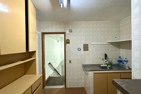 Cozinha de casa de condomínio para alugar com 2 quartos, 75m² em Botafogo, Rio de Janeiro