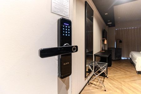 Studio para alugar com 25m², 1 quarto e sem vaga Studio para alugar com 25m², 1 quarto e sem vagaFechadura Eletrônica