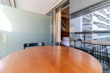 Varanda de kitnet/studio para alugar com 1 quarto, 25m² em República, São Paulo