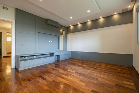 Apartamento à venda com 318m², 4 quartos e 5 vagas Apartamento à venda com 318m², 4 quartos e 5 vagasSala