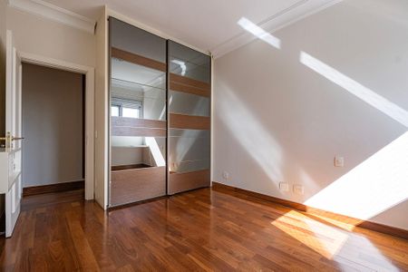 Apartamento à venda com 318m², 4 quartos e 5 vagas Apartamento à venda com 318m², 4 quartos e 5 vagasSuíte 2