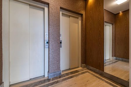Apartamento à venda com 318m², 4 quartos e 5 vagas Apartamento à venda com 318m², 4 quartos e 5 vagasHall de entrada