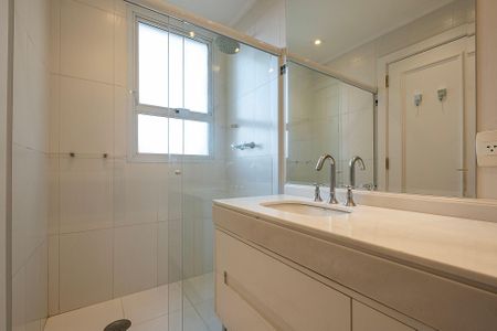Apartamento à venda com 318m², 4 quartos e 5 vagas Apartamento à venda com 318m², 4 quartos e 5 vagasSuíte 2