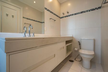 Apartamento à venda com 318m², 4 quartos e 5 vagas Apartamento à venda com 318m², 4 quartos e 5 vagasSuíte 2