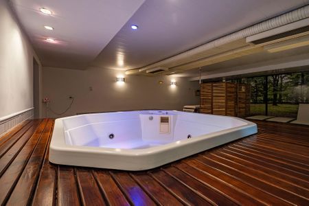 Apartamento à venda com 318m², 4 quartos e 5 vagas Apartamento à venda com 318m², 4 quartos e 5 vagasHidro