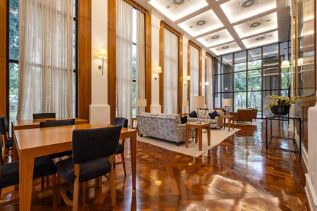 Apartamento à venda com 318m², 4 quartos e 5 vagas Apartamento à venda com 318m², 4 quartos e 5 vagasSala de reunião