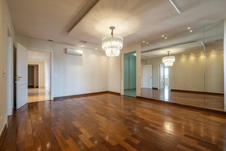 Apartamento à venda com 318m², 4 quartos e 5 vagas Apartamento à venda com 318m², 4 quartos e 5 vagasSala de Jantar