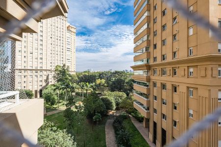 Apartamento à venda com 318m², 4 quartos e 5 vagas Apartamento à venda com 318m², 4 quartos e 5 vagasQuarto 4