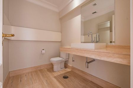 Apartamento à venda com 318m², 4 quartos e 5 vagas Apartamento à venda com 318m², 4 quartos e 5 vagasLavabo