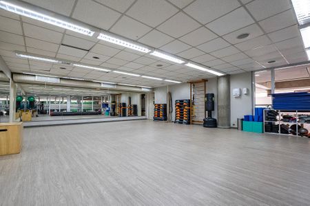 Apartamento à venda com 318m², 4 quartos e 5 vagas Apartamento à venda com 318m², 4 quartos e 5 vagasAcademia