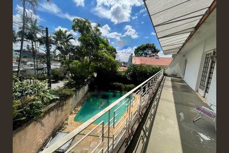 Casa à venda com 393m², 4 quartos e 4 vagas