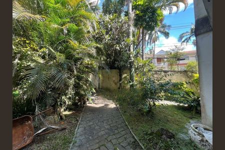 Casa à venda com 4 quartos, 393m² em Chácara Monte Alegre, São Paulo
