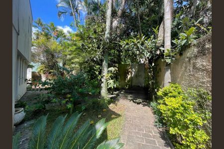 Casa à venda com 393m², 4 quartos e 4 vagas