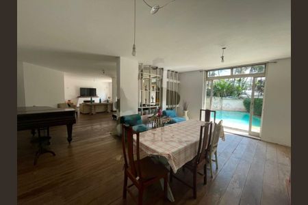 Casa à venda com 393m², 4 quartos e 4 vagas