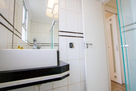 Apartamento à venda com 52m², 2 quartos e 1 vaga Apartamento à venda com 52m², 2 quartos e 1 vagaBanheiro