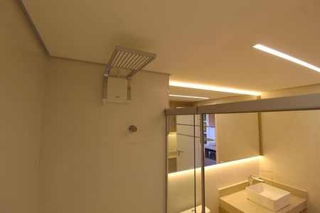 Banheiro de casa de condomínio para alugar com 1 quarto, 24m² em Moema, São Paulo