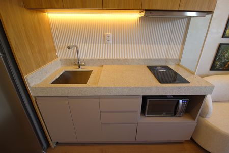 Cozinha de casa de condomínio para alugar com 1 quarto, 24m² em Moema, São Paulo