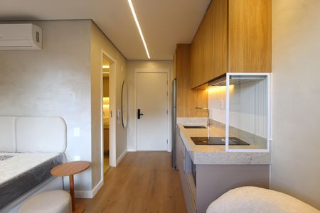 Cozinha de casa de condomínio para alugar com 1 quarto, 24m² em Moema, São Paulo