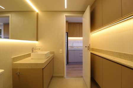 Banheiro de casa de condomínio para alugar com 1 quarto, 24m² em Moema, São Paulo